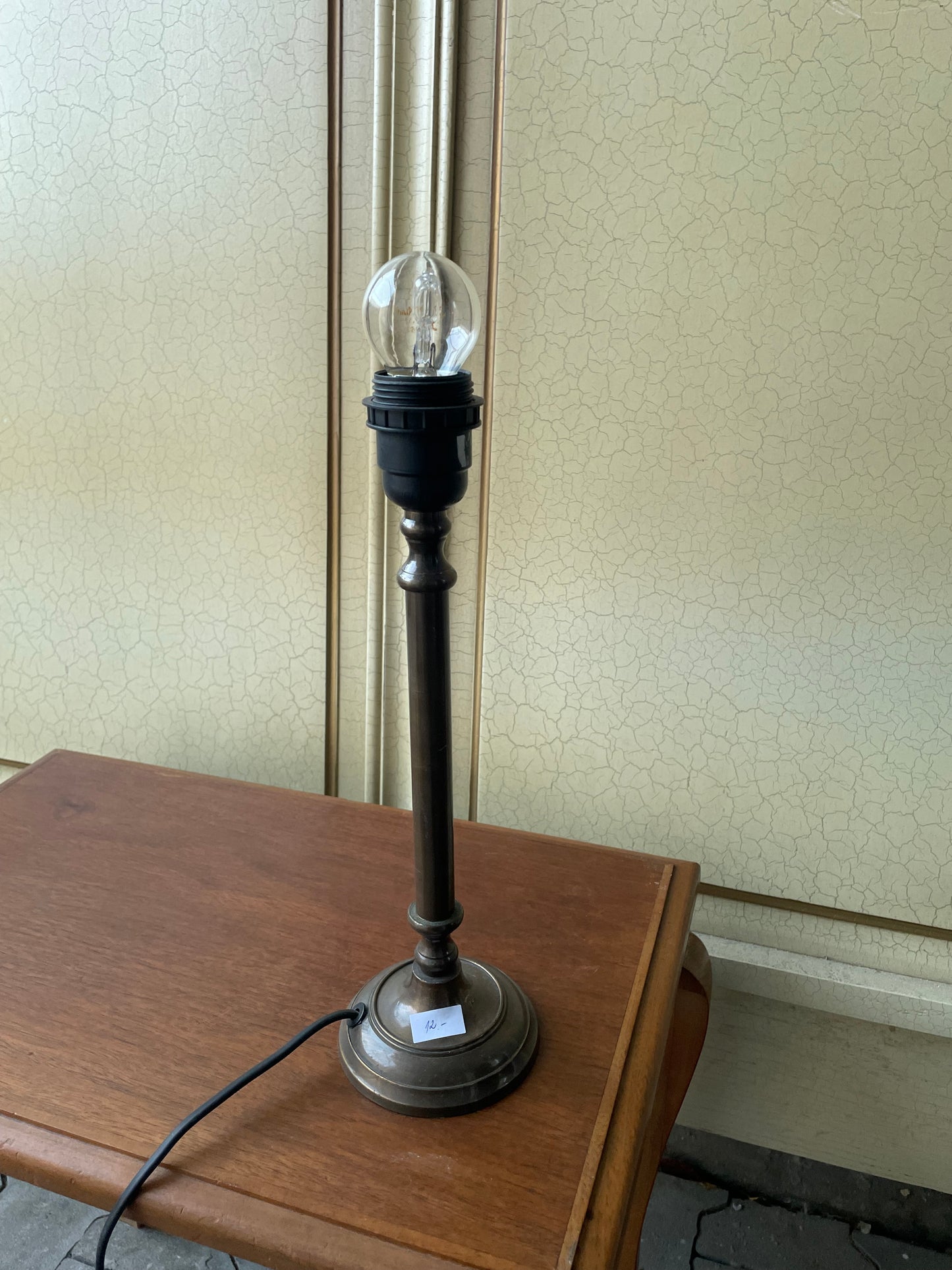 Lampa, kov, v 32 cm