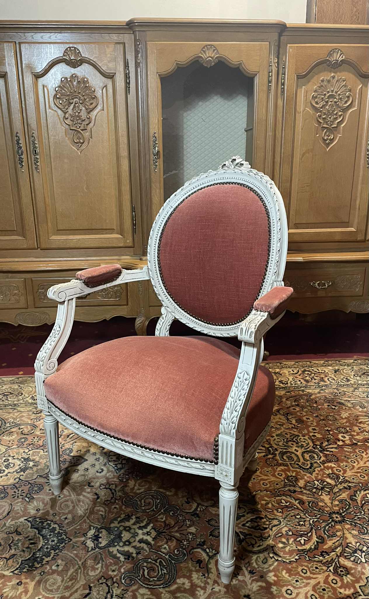 Vintage kresielka, 2ks, masiv, semiš, dovezené z Belgicka, v 93 cm, s 60 cm, h 55 , vs 45 cm