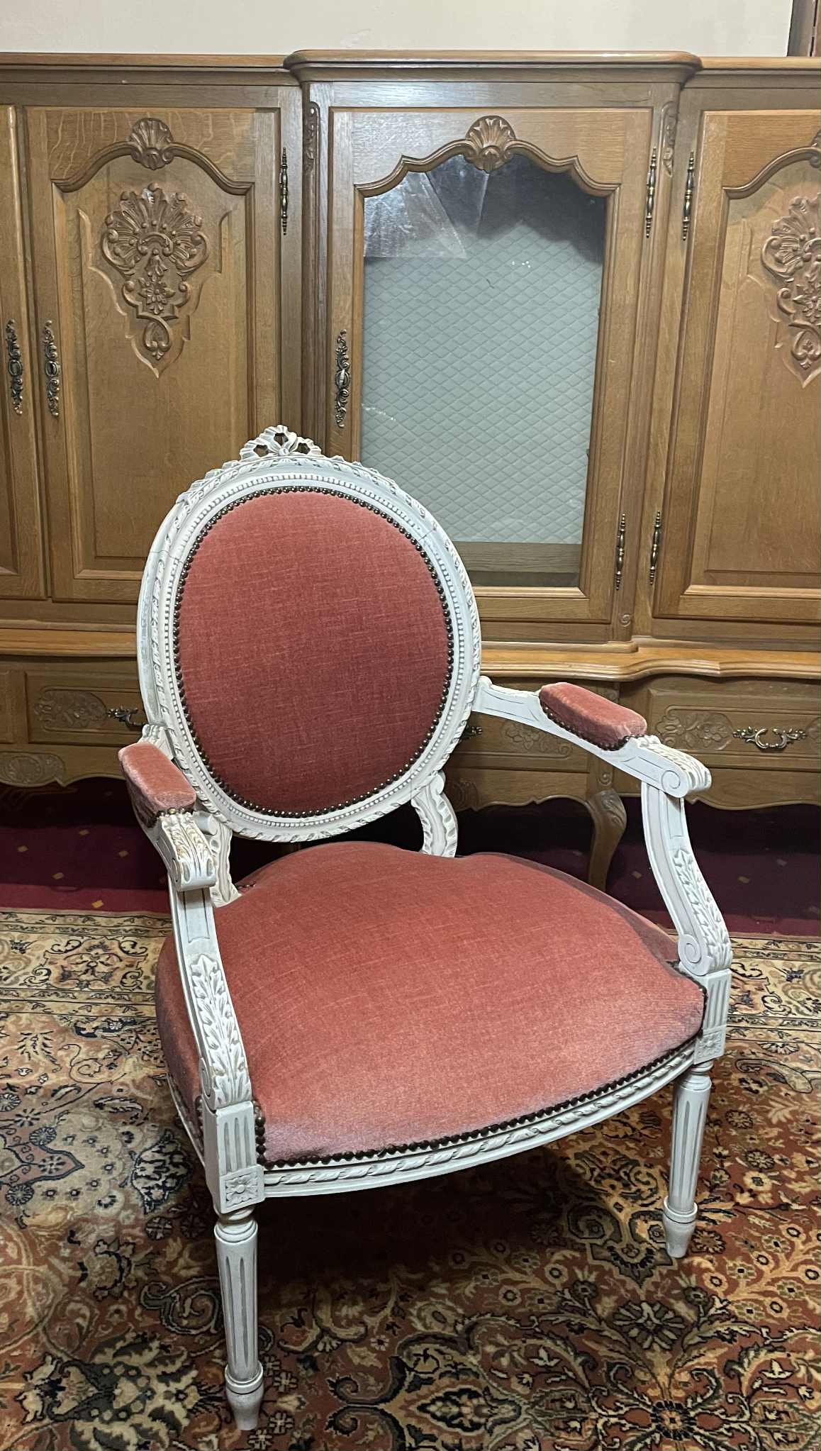 Vintage kresielka, 2ks, masiv, semiš, dovezené z Belgicka, v 93 cm, s 60 cm, h 55 , vs 45 cm