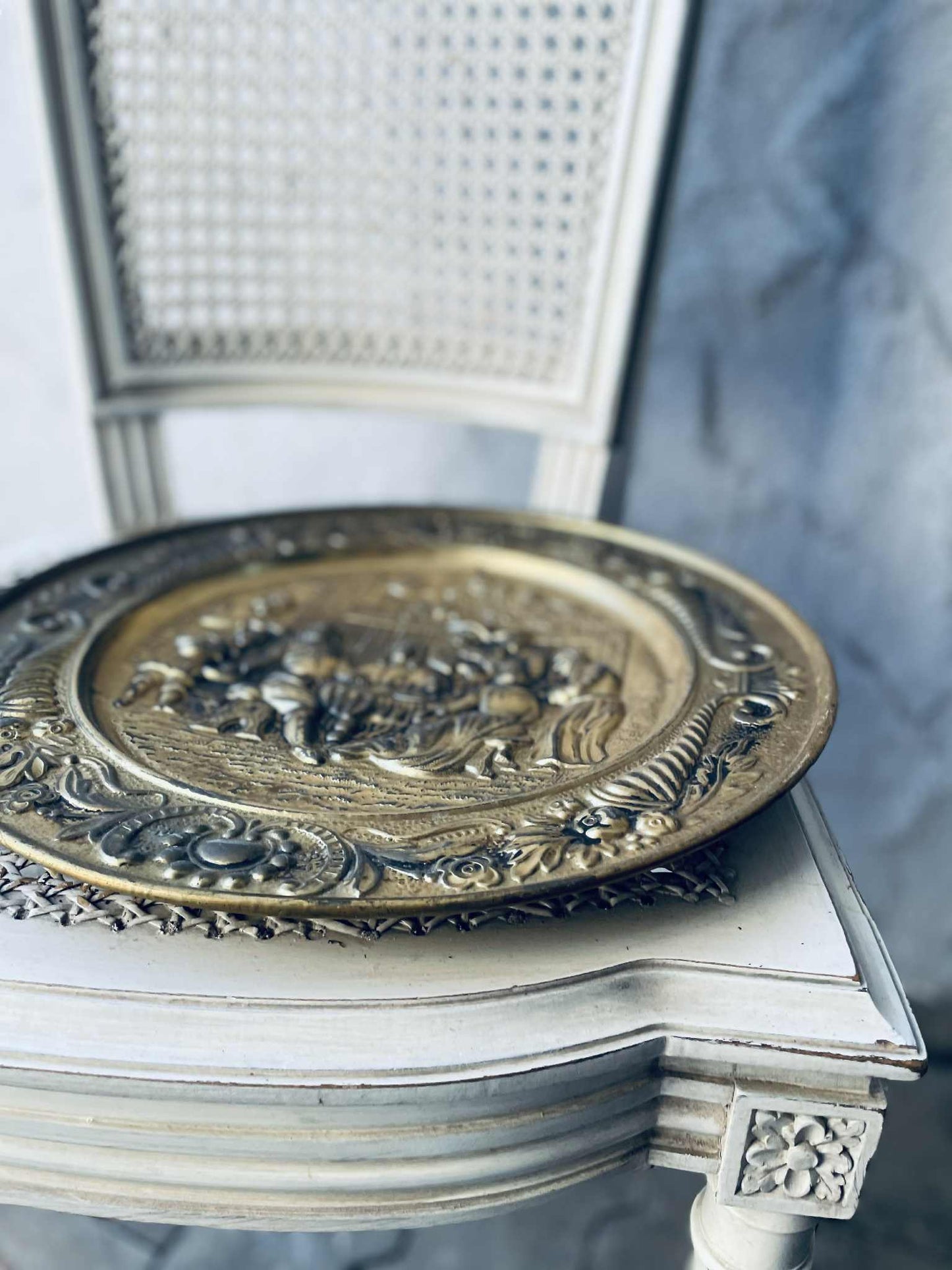 tanier, dekorácia, kov, mosadz, priemer 37 cm