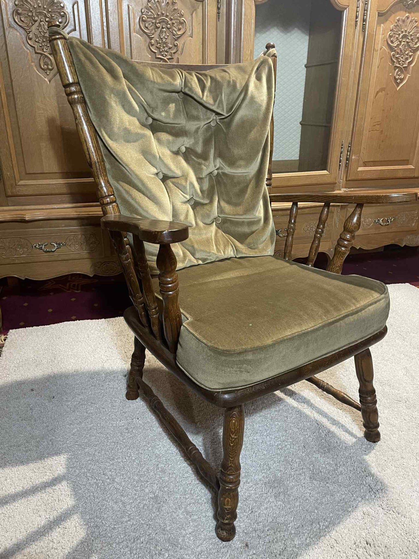 kreslo, masív, semiš, v 120 cm, s 73 cm, h 55 cm, vs 46 cm bazar