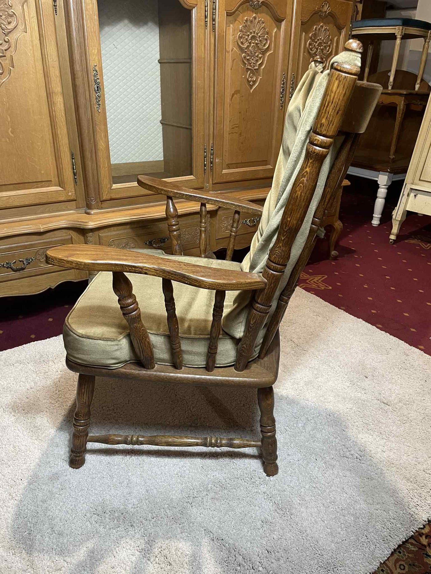 kreslo, masív, semiš, v 120 cm, s 73 cm, h 55 cm, vs 46 cm bazar