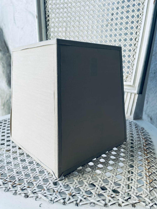 tienidlo, 17 x 14 x 14 cm