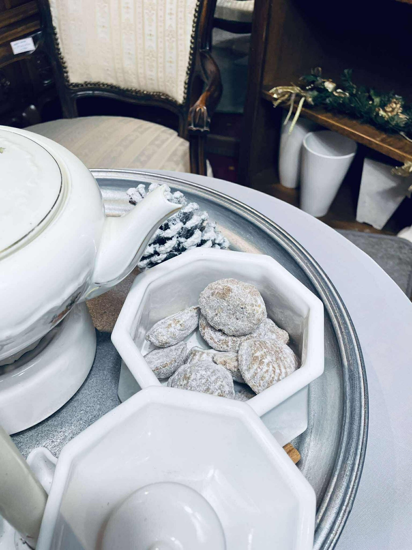 Dóza, keramika, 10x16 cm