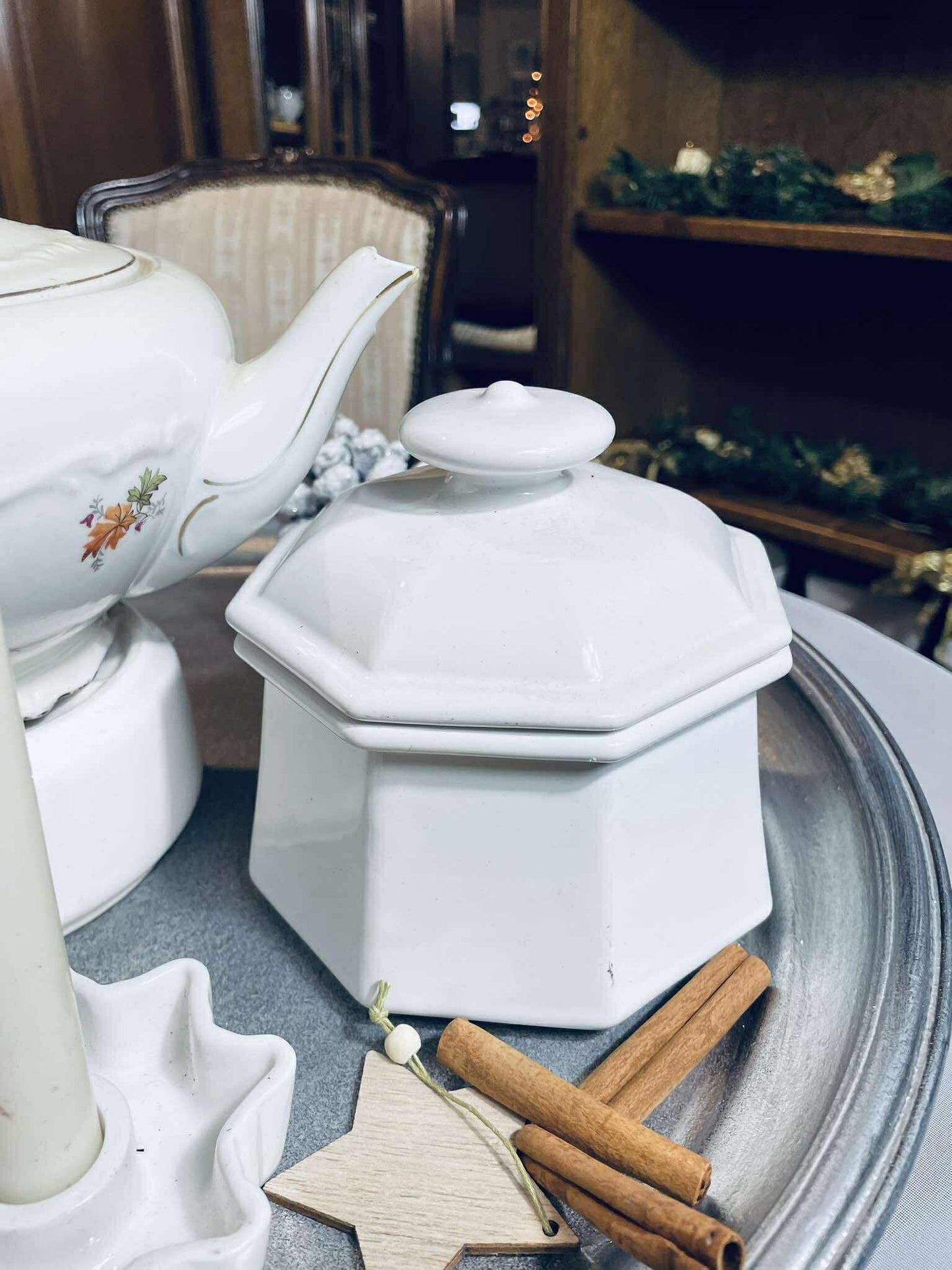 Dóza, keramika, 10x16 cm