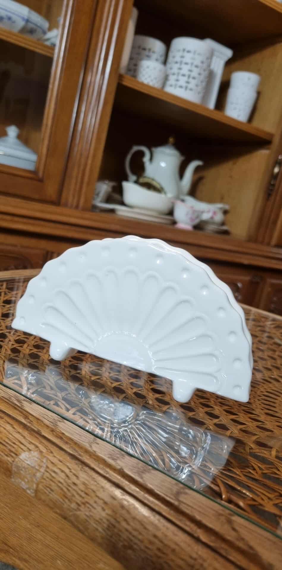 Porcelanový držiak na servitky 9x16cm